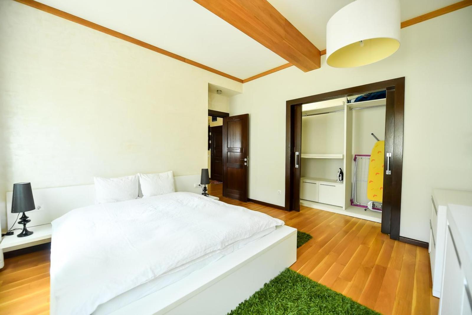 Luxury Apartment Брашов Екстериор снимка