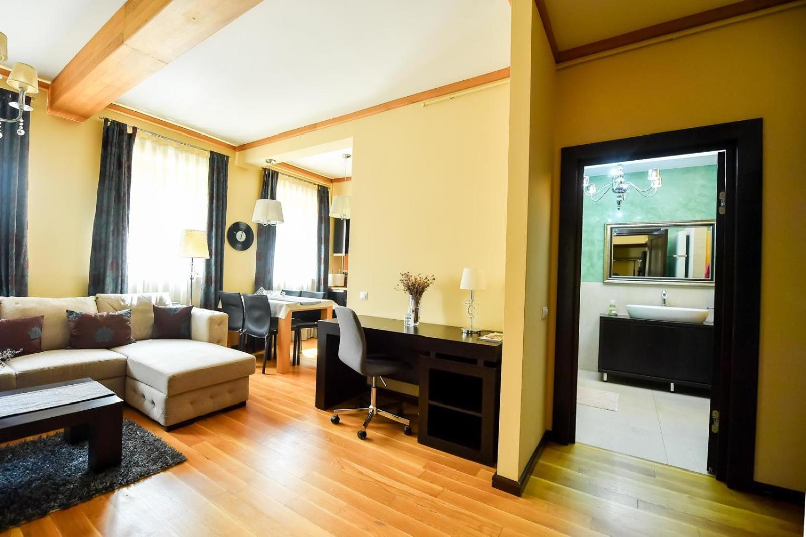 Luxury Apartment Брашов Екстериор снимка
