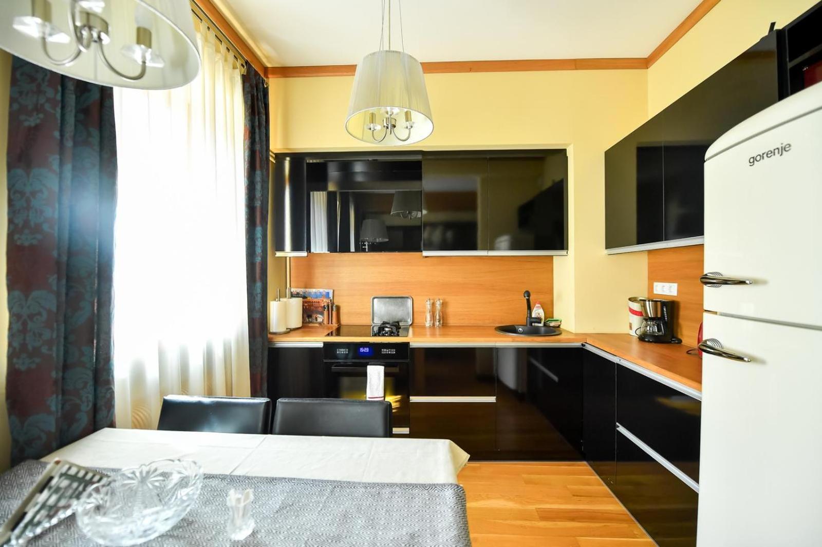 Luxury Apartment Брашов Екстериор снимка