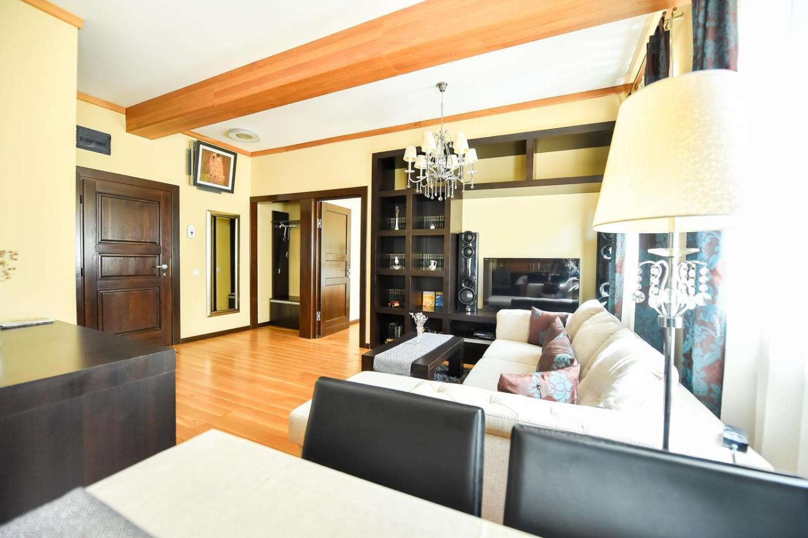 Luxury Apartment Брашов Екстериор снимка